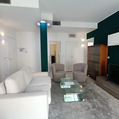 Joivy Elegant Flat For 6 With 2 Balconies Apartment Milan Exterior photo